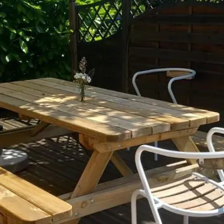 Maison De Caractere Au Pied Du Puy Chavaroche Avec Terrasse, Jardin Et Cheminee - Fr-1-742-237