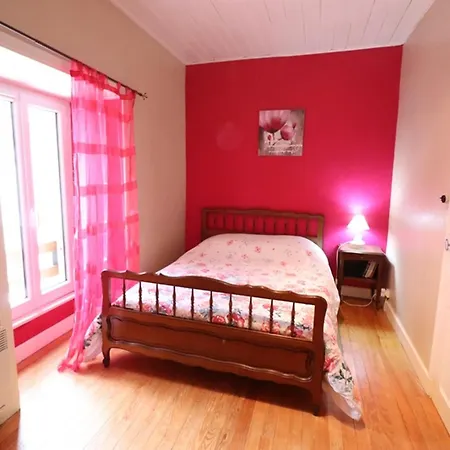 Maison De Caractere Au Pied Du Puy Chavaroche Avec Terrasse, Jardin Et Cheminee - Fr-1-742-237 別荘 *